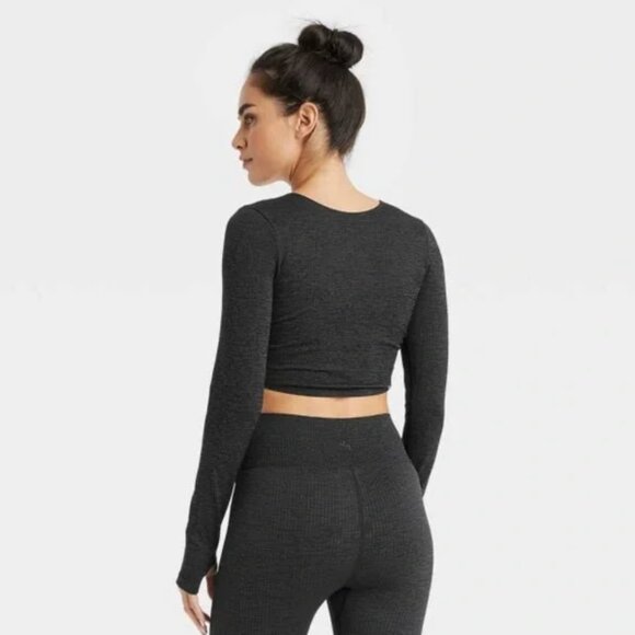 Wear 2 Ways Long Sleeve Crop Top - Picture 5 of 5